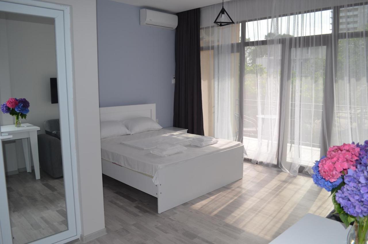 Guest House Madonna Kobuleti Eksteriør bilde