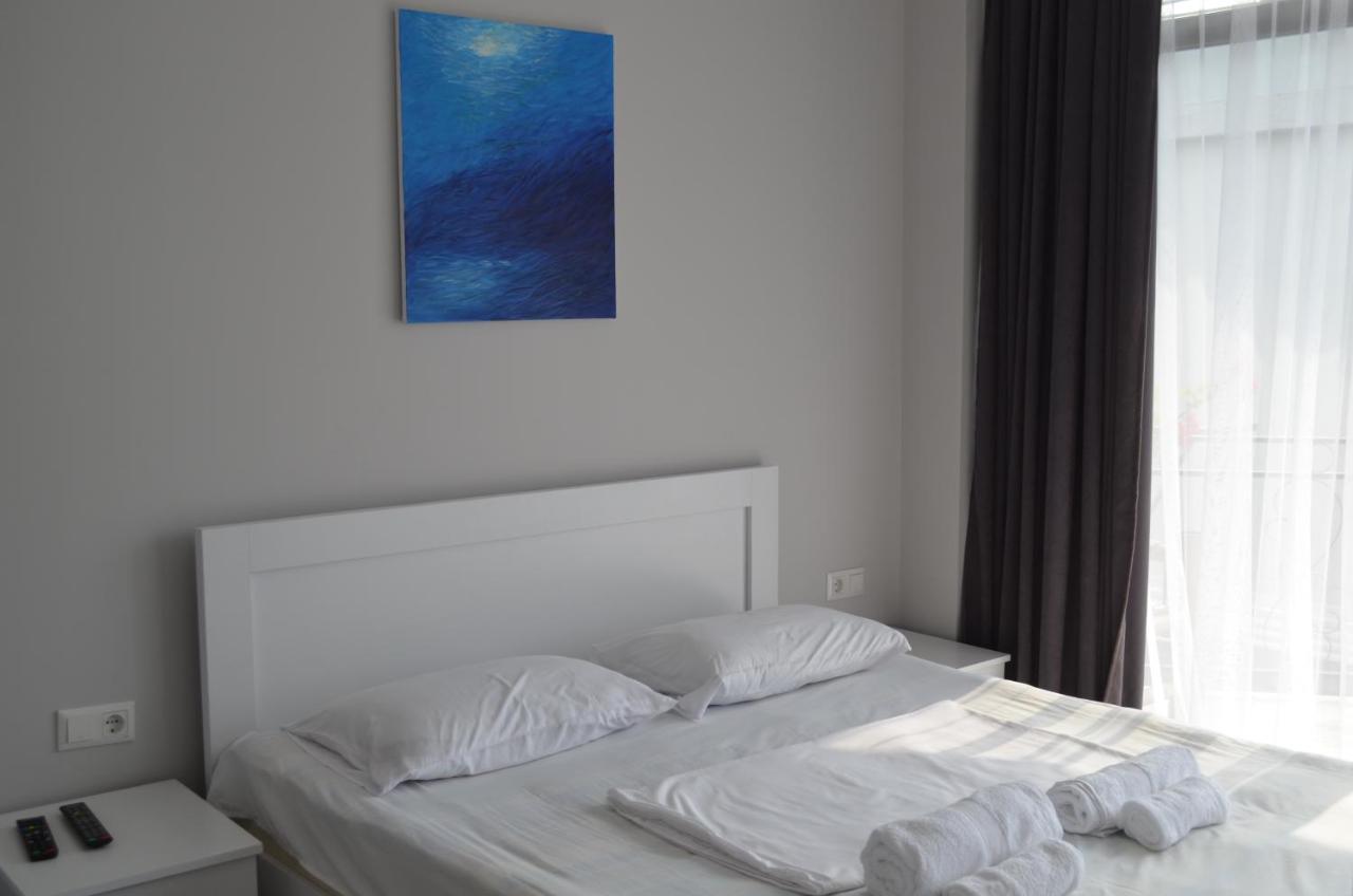 Guest House Madonna Kobuleti Eksteriør bilde