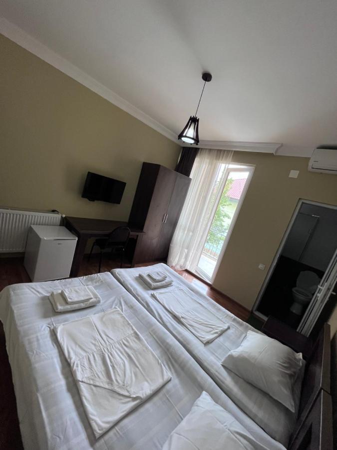 Guest House Madonna Kobuleti Eksteriør bilde